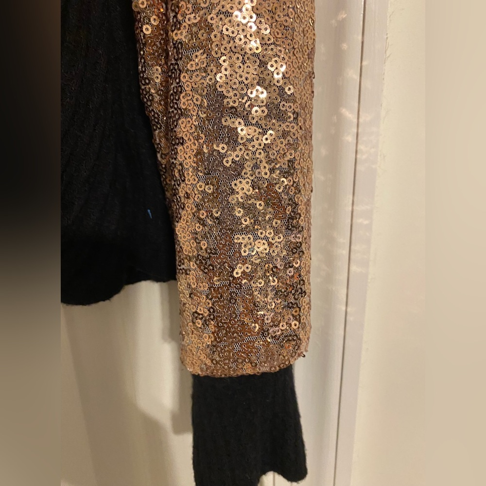 Rose Gold Sequins Sleeve Top (Oversized) - Picture 3 of 4